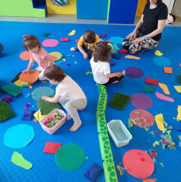 foto de actividad con bebés