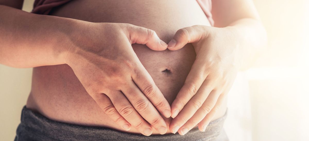 foto de taller con madres y bebés