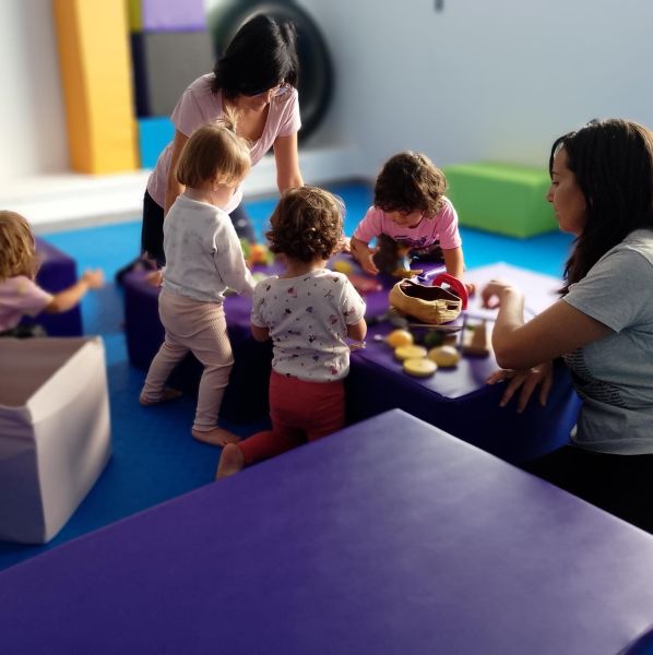 foto de actividad con bebés